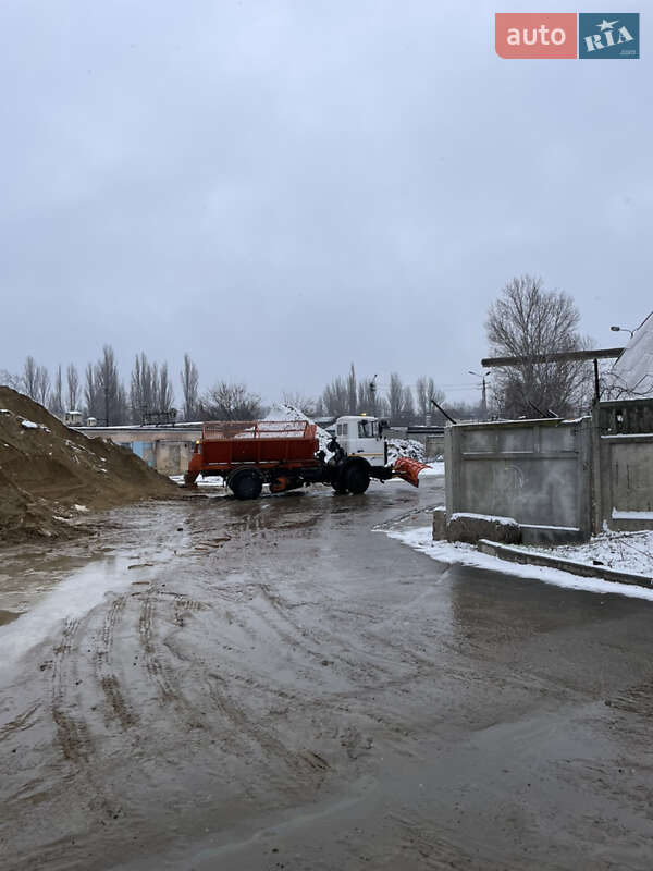 Пескоразбрасывающая машина МАЗ 5571 2009 в Одессе фото 37 Пескоразбрасывающая машина МАЗ 5571 2009 в Одессе