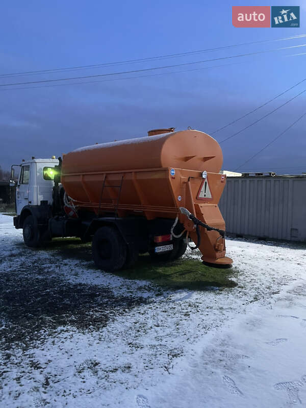 Пескоразбрасывающая машина МАЗ 5571 2009 в Одессе фото 42 Пескоразбрасывающая машина МАЗ 5571 2009 в Одессе