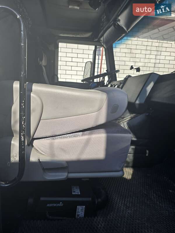 Контейнеровоз МАЗ 6303 1998 в Николаеве