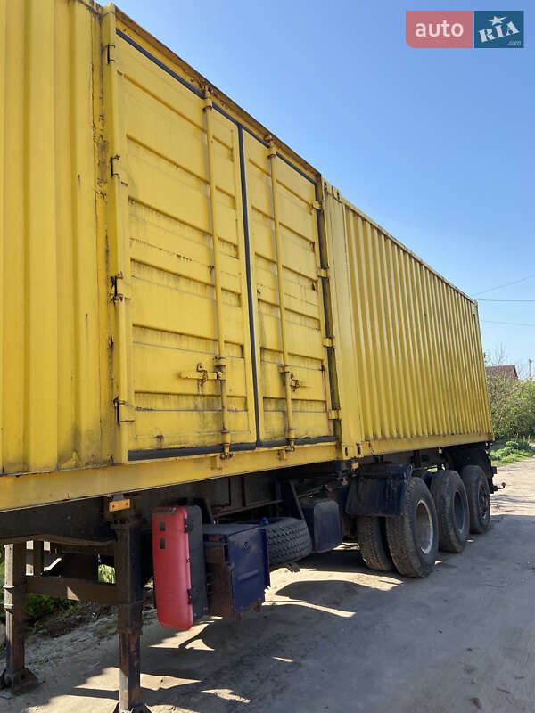 Контейнеровоз МАЗ 8132 2001 в 