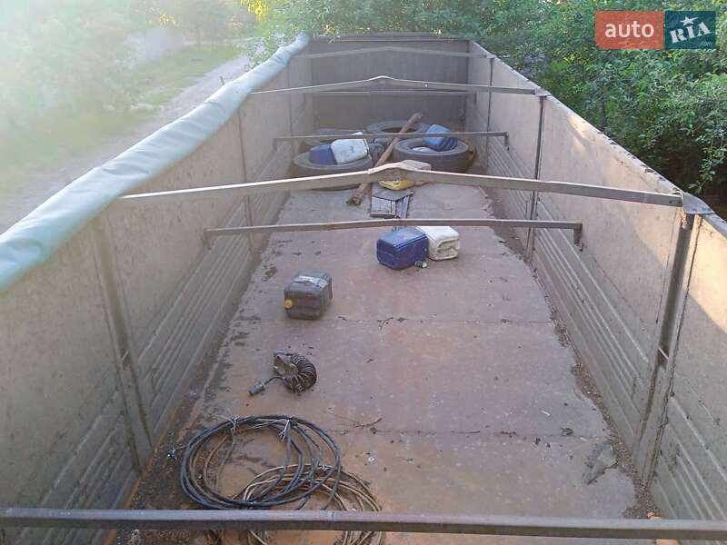 Бортовой полуприцеп МАЗ 938662 1995 в Чернобае