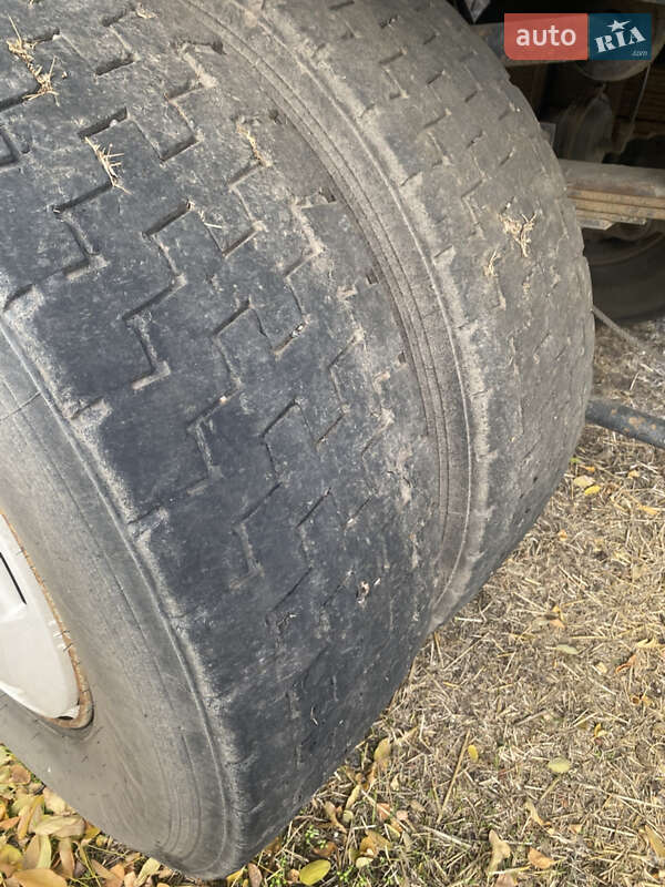 Зерновоз - полуприцеп МАЗ 938662 2003 в Пятихатках