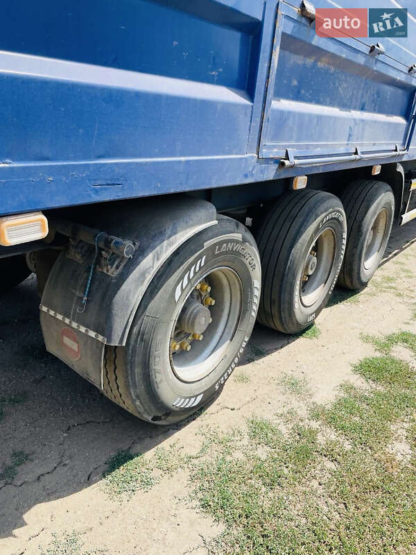 Зерновоз - полуприцеп МАЗ 975800 2006 в Бобринце