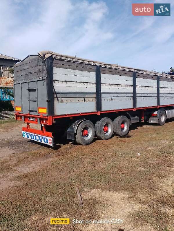 Бортовой полуприцеп МАЗ 975830 2003 в Гадяче фото Бортовой полуприцеп МАЗ 975830 2003 в Гадяче