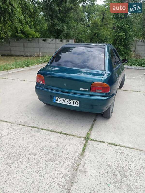 Седан Mazda 121 1994 в Новомосковске