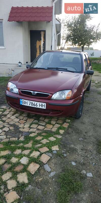 Хэтчбек Mazda 121 2000 в Одессе