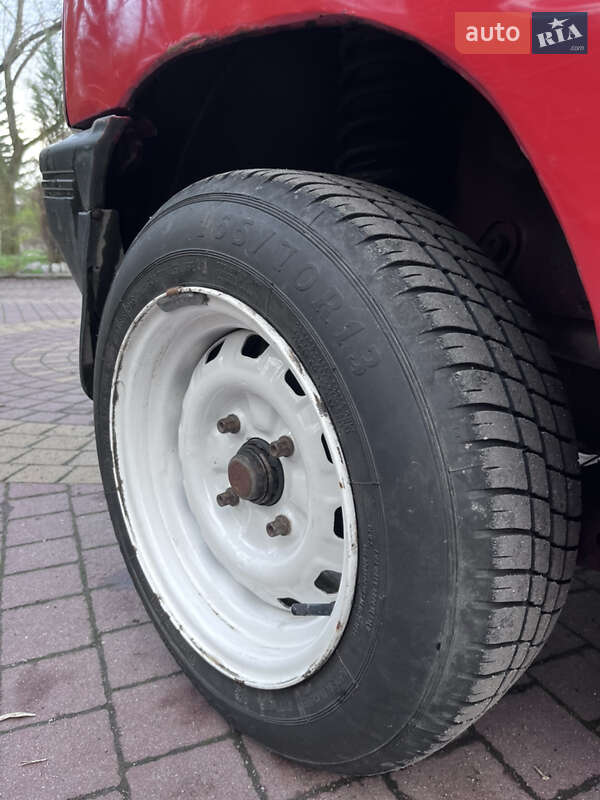 Хэтчбек Mazda 121 1988 в Запорожье