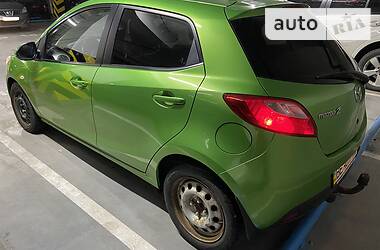 Хэтчбек Mazda 2 2008 в 