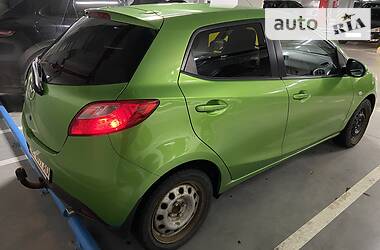 Хэтчбек Mazda 2 2008 в 