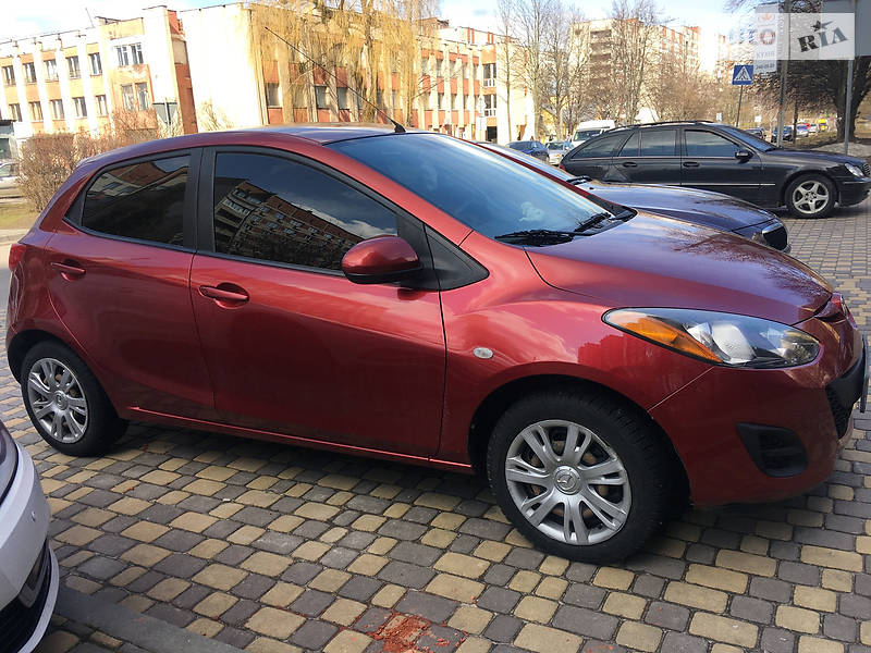 Седан Mazda 2 2014 в Львове
