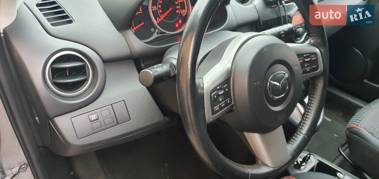 2013 Mazda 2 - мініатюра 10