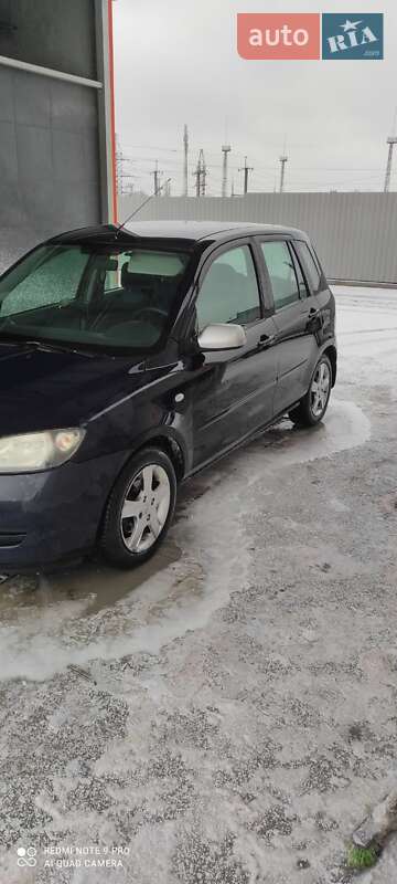 Хэтчбек Mazda 2 2004 в Киеве