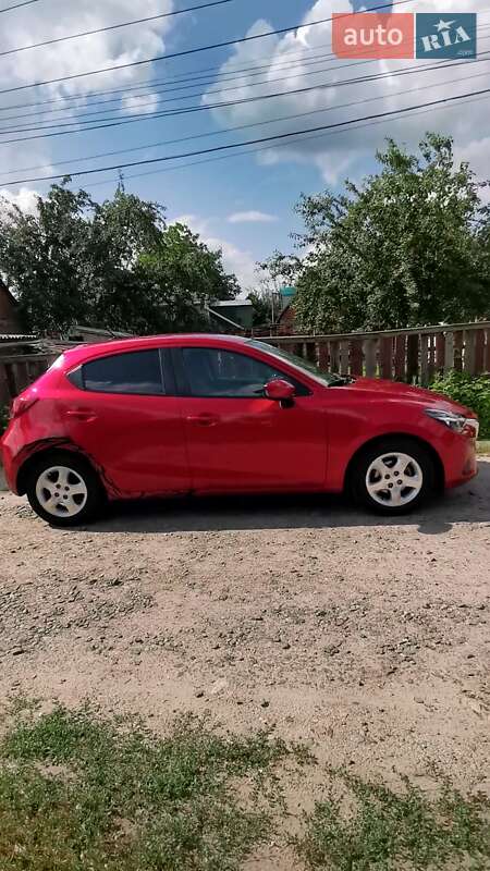 Хэтчбек Mazda 2 2015 в Сумах