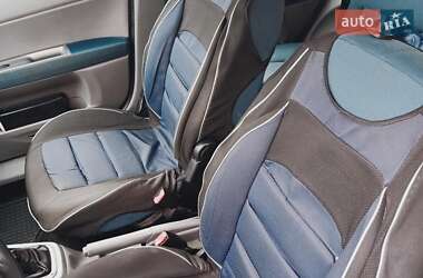 Хэтчбек Mazda 2 2004 в Киеве