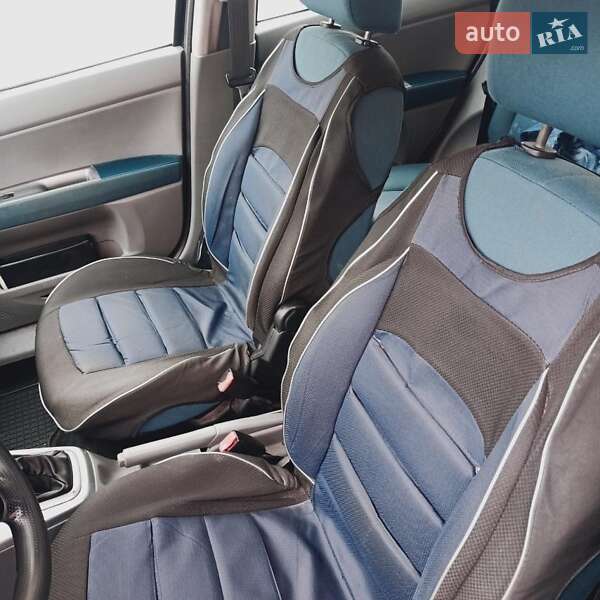Хэтчбек Mazda 2 2004 в Киеве