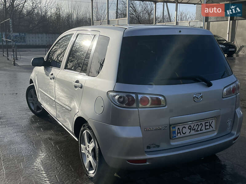 Хэтчбек Mazda 2 2007 в Луцке