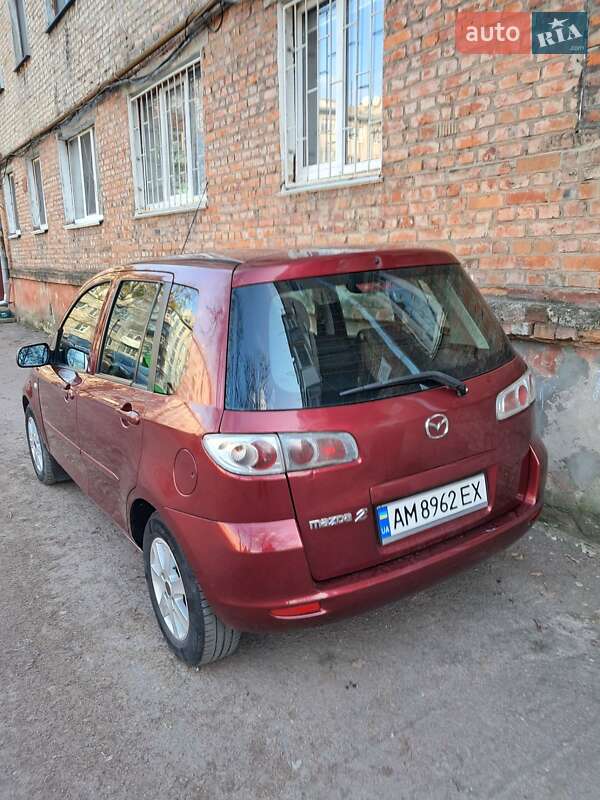 Хэтчбек Mazda 2 2007 в Коростене