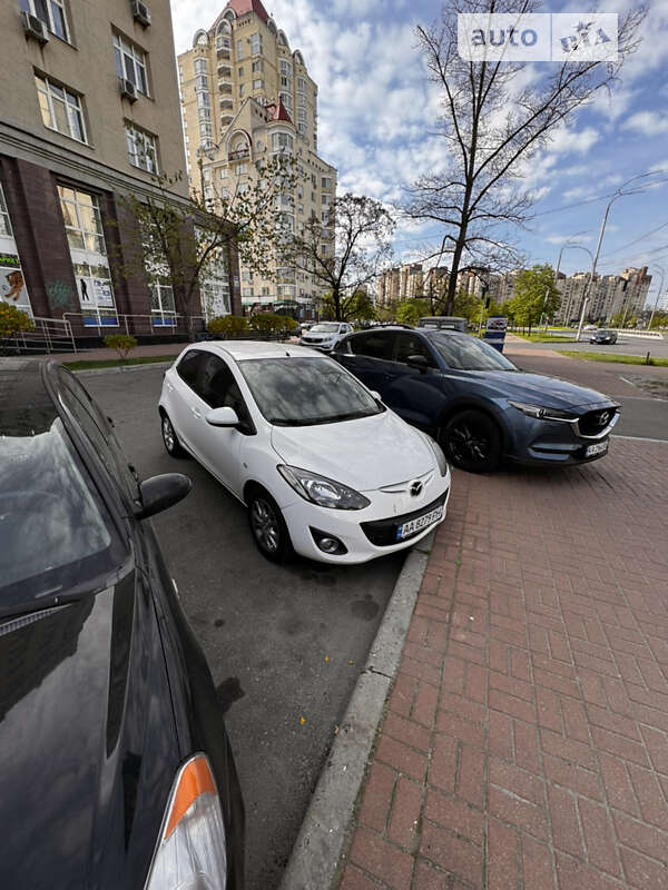 Хэтчбек Mazda 2 2010 в Киеве
