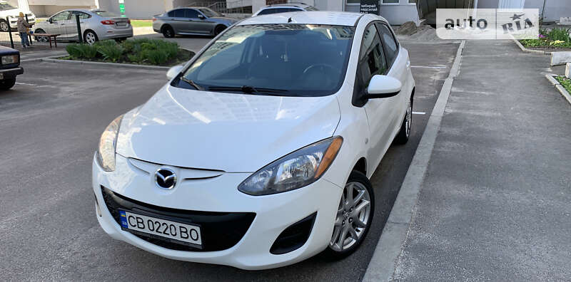 Хетчбек Mazda 2 2014 в Чернігові