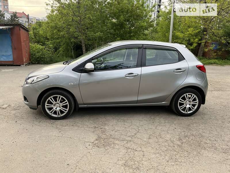 Хэтчбек Mazda 2 2009 в Калуше