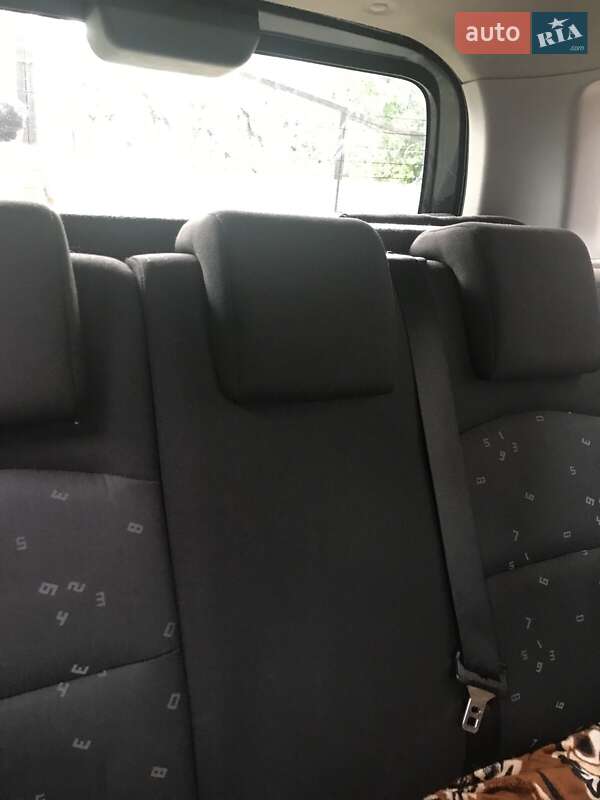 Хэтчбек Mazda 2 2004 в Сваляве