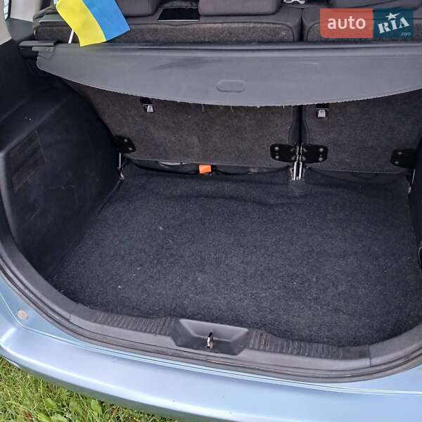 Хэтчбек Mazda 2 2006 в Ровно