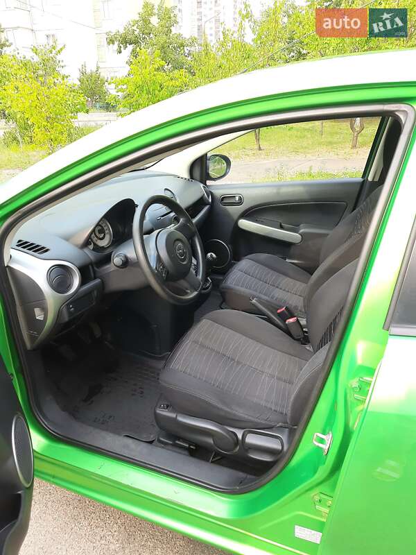 Хэтчбек Mazda 2 2008 в Киеве