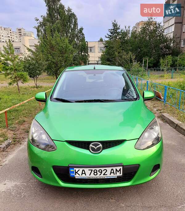 Хэтчбек Mazda 2 2008 в Киеве