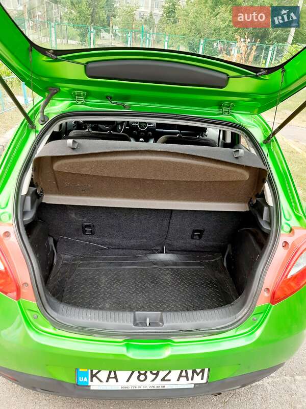 Хэтчбек Mazda 2 2008 в Киеве