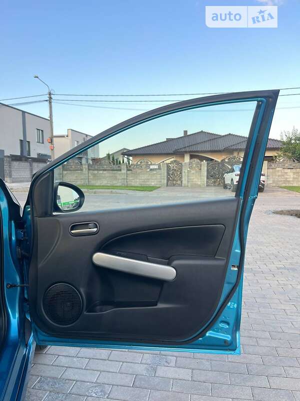 Хэтчбек Mazda 2 2011 в Ровно фото 13 Хэтчбек Mazda 2 2011 в Ровно