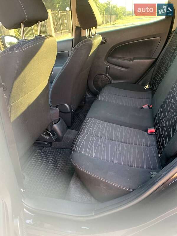 Хетчбек Mazda 2 2008 в Дніпрі