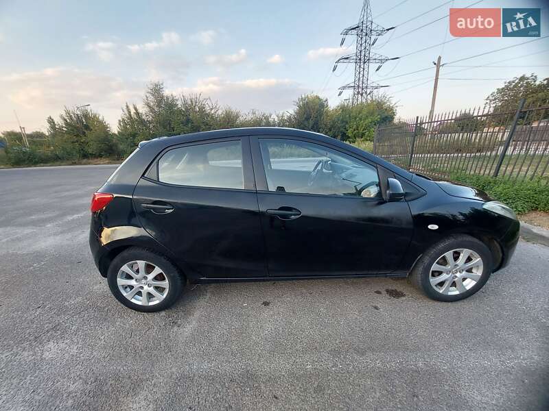 Хэтчбек Mazda 2 2007 в Днепре
