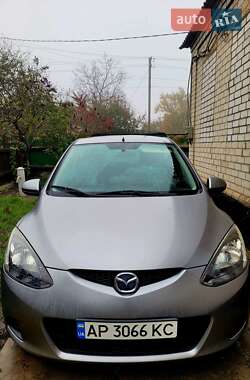 Хэтчбек Mazda 2 2009 в 