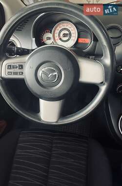 Хэтчбек Mazda 2 2009 в 