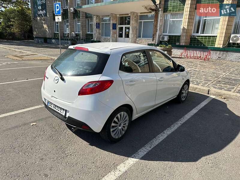 Хэтчбек Mazda 2 2011 в Николаеве
