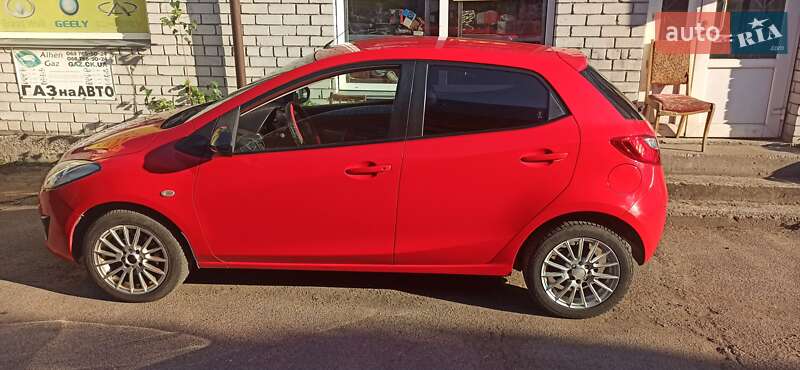 Хэтчбек Mazda 2 2014 в Черкассах