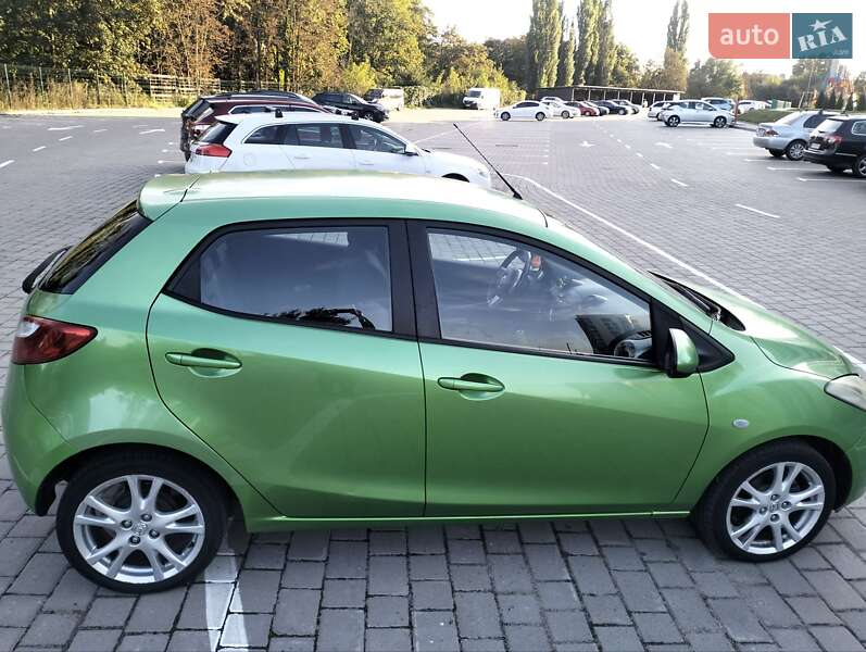 Хетчбек Mazda 2 2008 в Луцьку