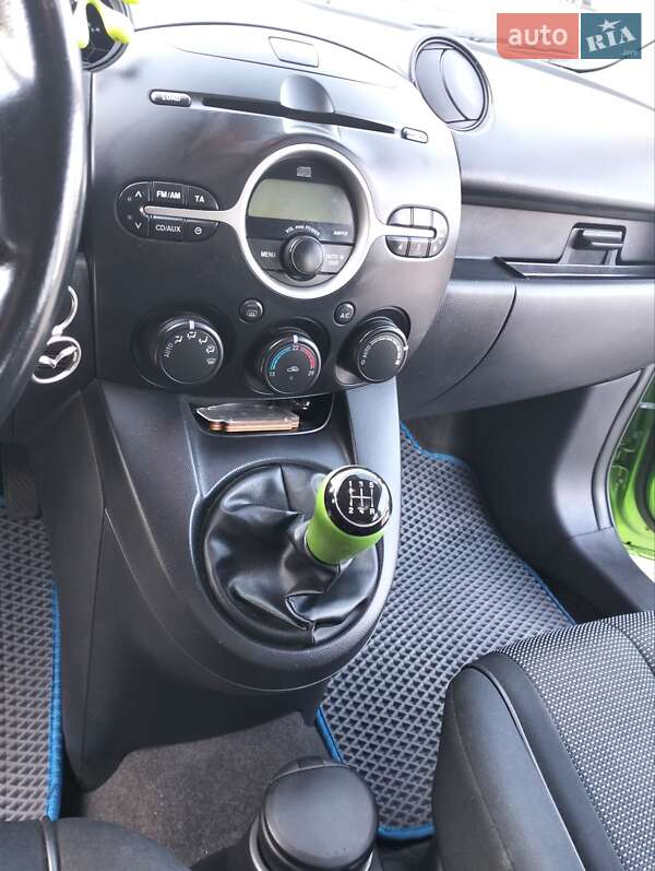 Хетчбек Mazda 2 2008 в Луцьку