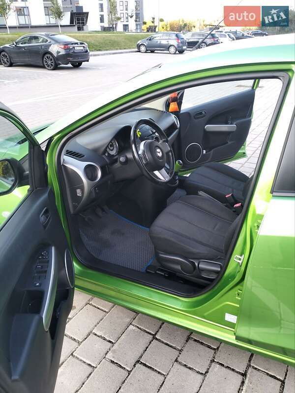 Хетчбек Mazda 2 2008 в Луцьку