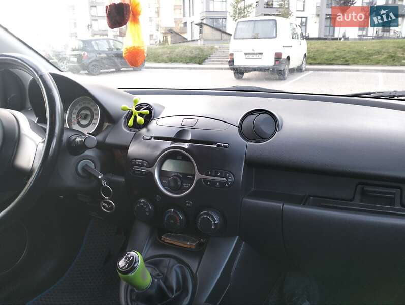 Хетчбек Mazda 2 2008 в Луцьку