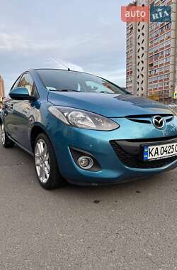 Mazda 2 2012