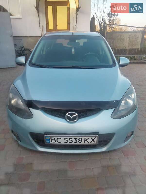 Хэтчбек Mazda 2 2008 в 