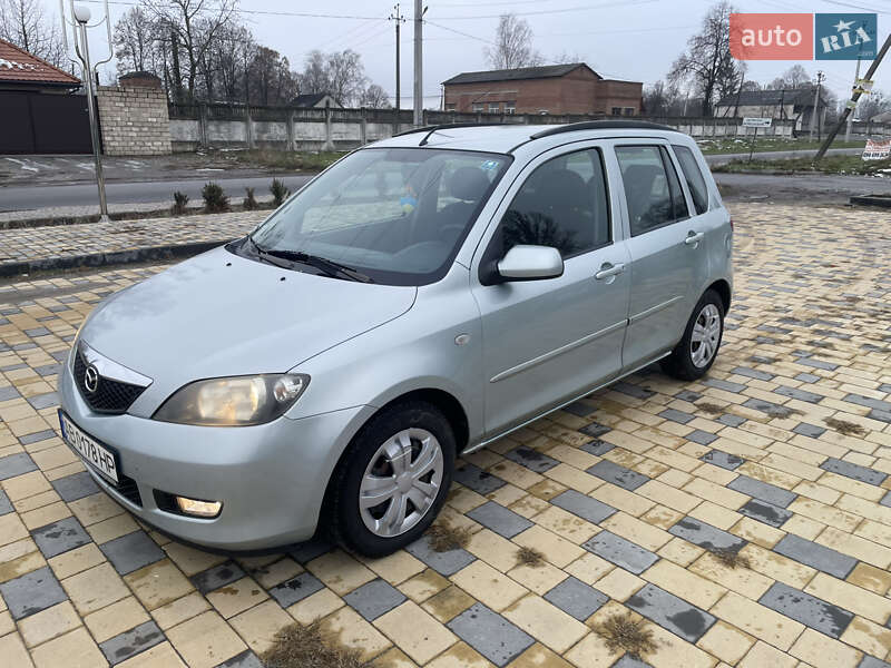 Mazda 2 2004