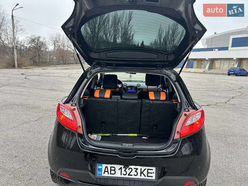 Хэтчбек Mazda 2 2009 в Запорожье