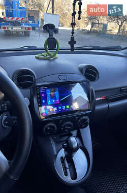 Хэтчбек Mazda 2 2010 в Черновцах