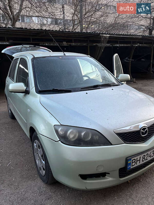 Mazda 2 2006