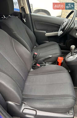 Хэтчбек Mazda 2 2009 в 