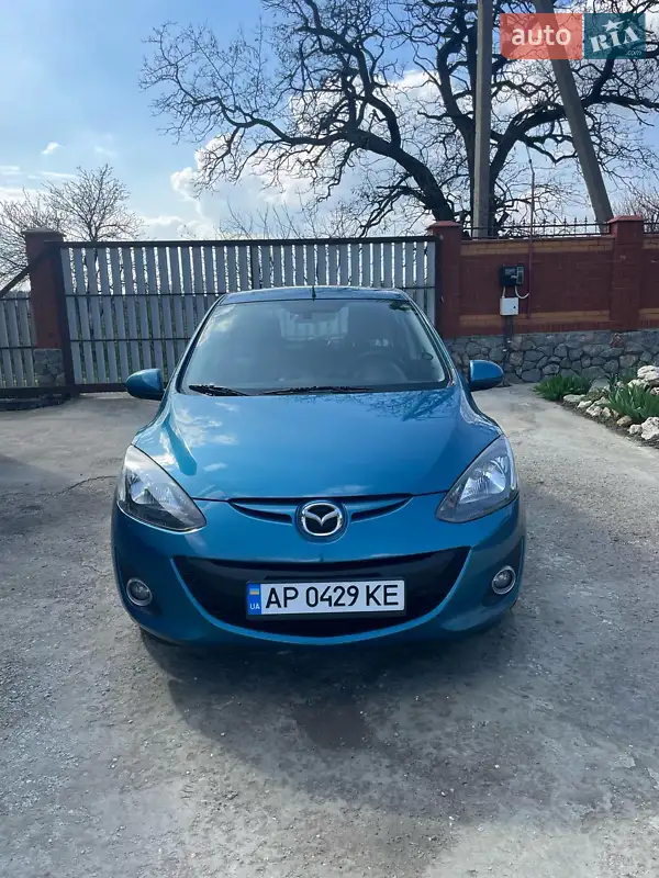 Mazda 2 2012