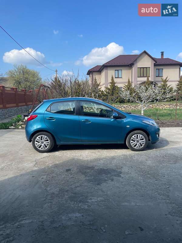 Хэтчбек Mazda 2 2012 в Запорожье