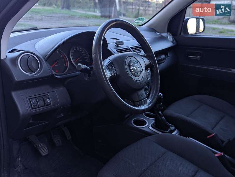 Хетчбек Mazda 2 2007 в Кам'янському